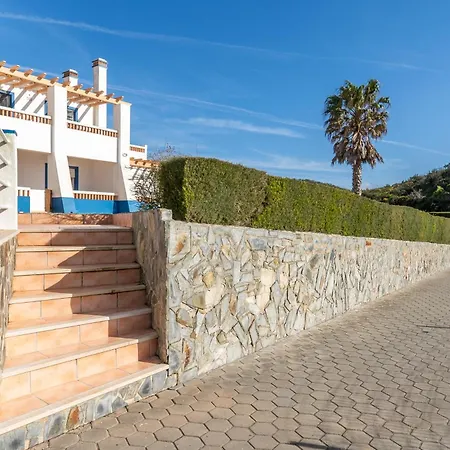 Arrifana Sunset & Surf *